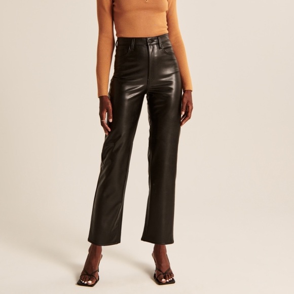 Abercrombie & Fitch - The Ankle Straight Ultra High Rise - Vegan Leather - Black - Picture 1 of 10